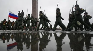 Mosca, "scontro diretto tra potenze nucleari": la minaccia alla Nato