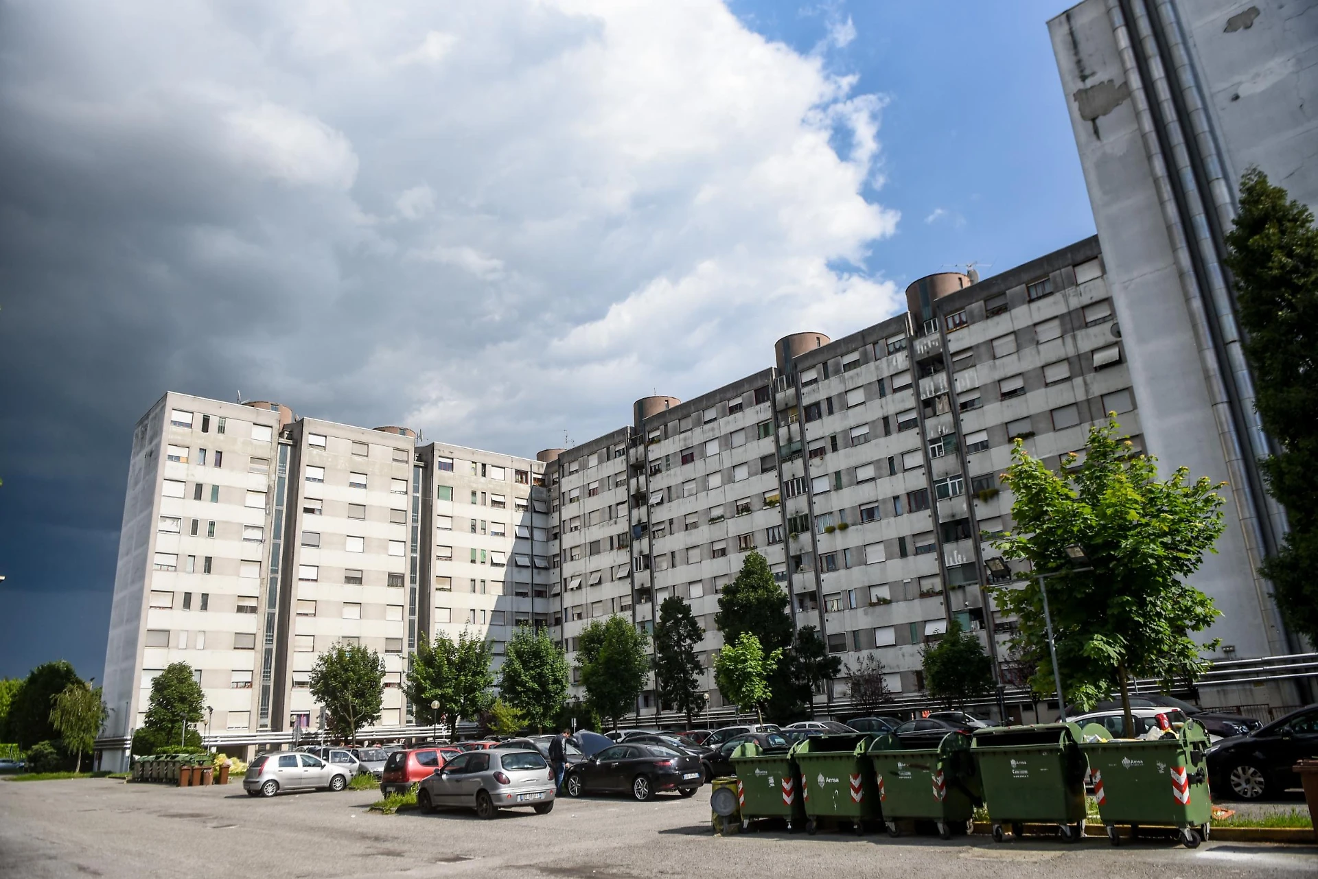 Milano, una donna di 70 anni viene ricoverata: sei senegalesi occupano casa sua