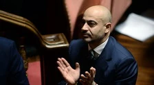 Gianluigi Paragone contro Draghi e Berlusconi: "Governo dei migliori? Di chi e di che cosa?"