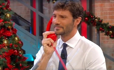 Affari Tuoi, "veloci di sabato? Non è corretto": bufera sul dottore e De Martino