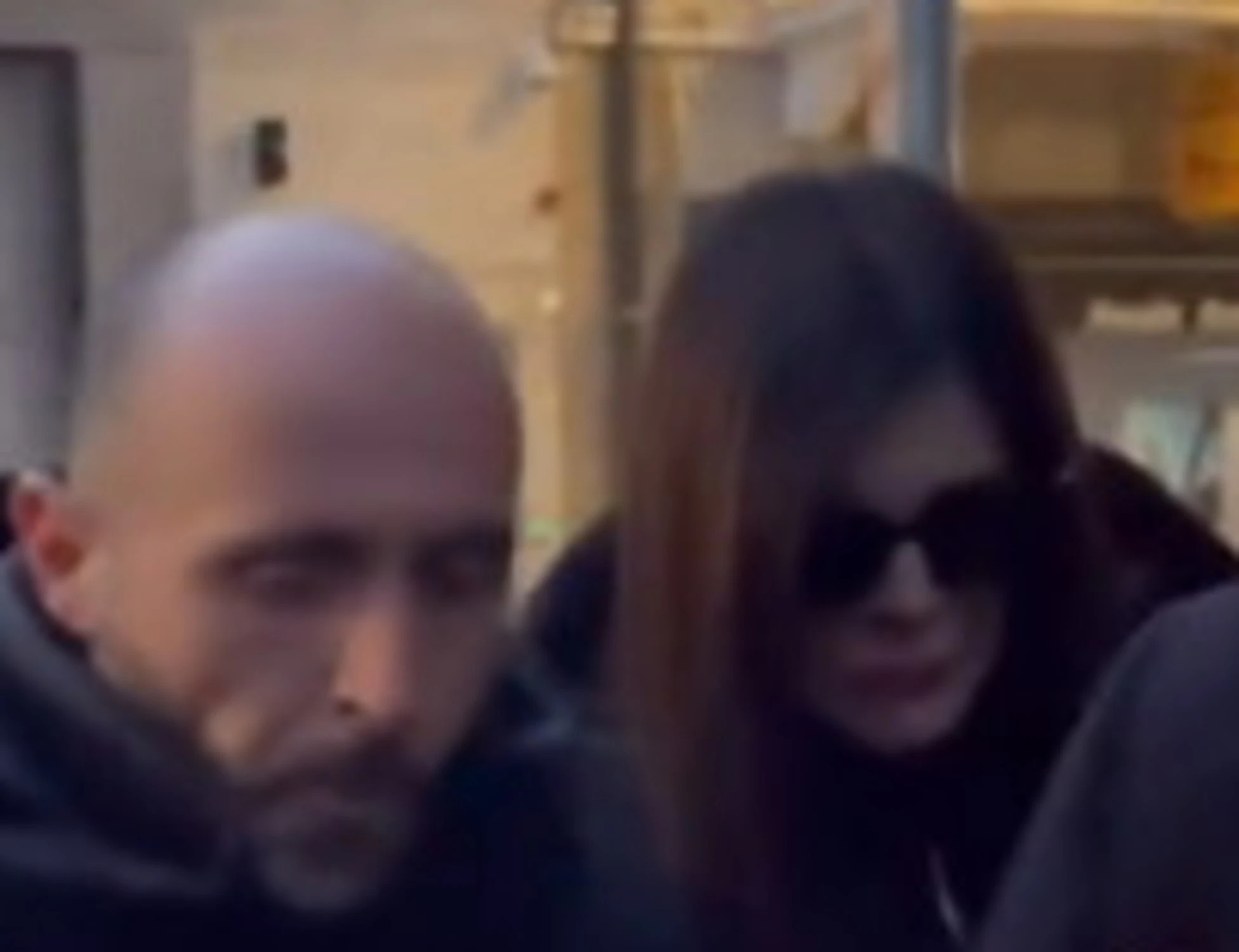 Crans-Montana, lo sfregio dei Moretti in tribunale: "Volete chiedere scusa?". E loro...