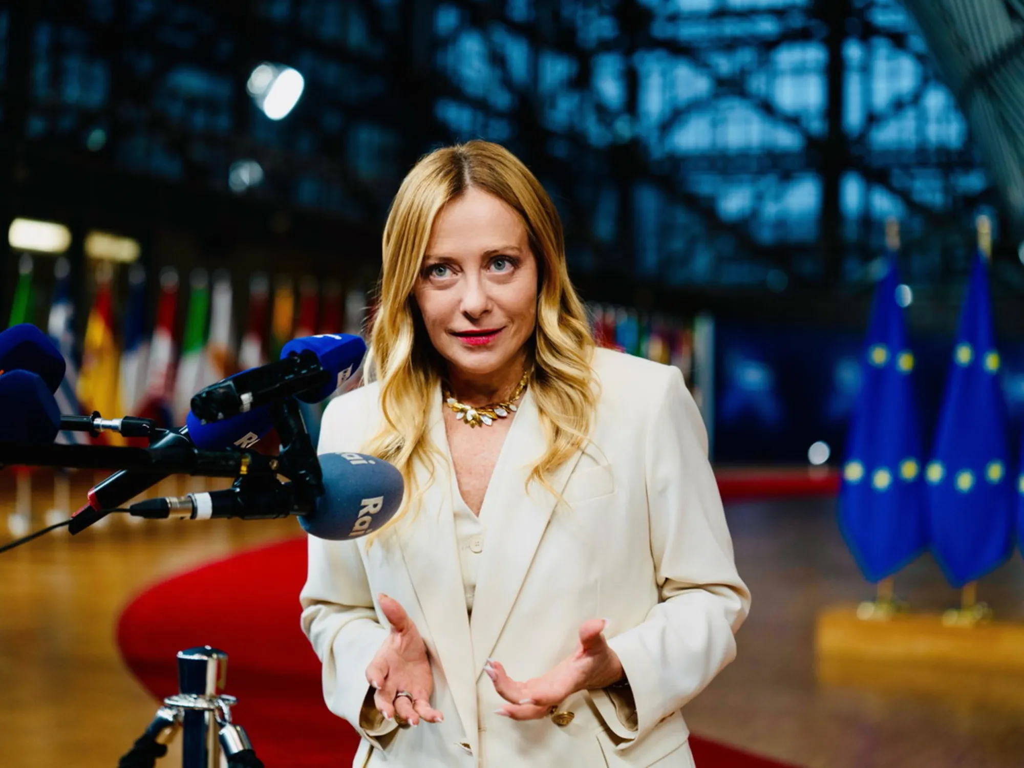 Leggi l'articolo: "Non firmo l'aumento di stipendio ai magistrati". Meloni clamorosa: cosa succede ora
