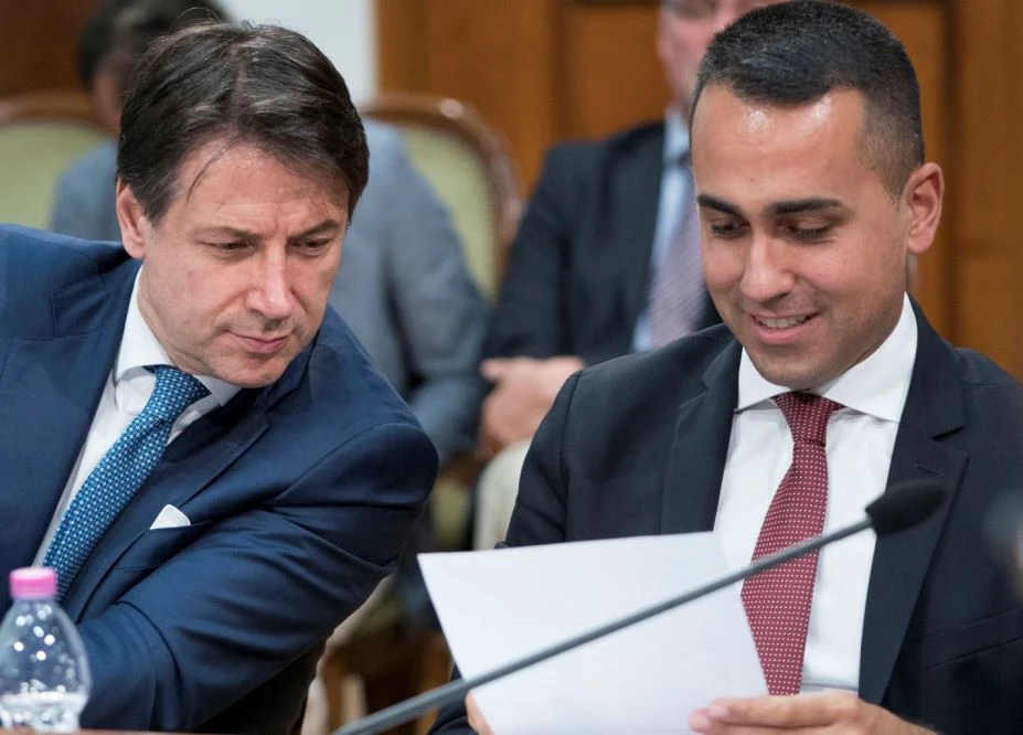 Luigi Di Maio, lettera d'amore a Giuseppe Conte: "Sono al tuo fianco, qualunque cosa accada"