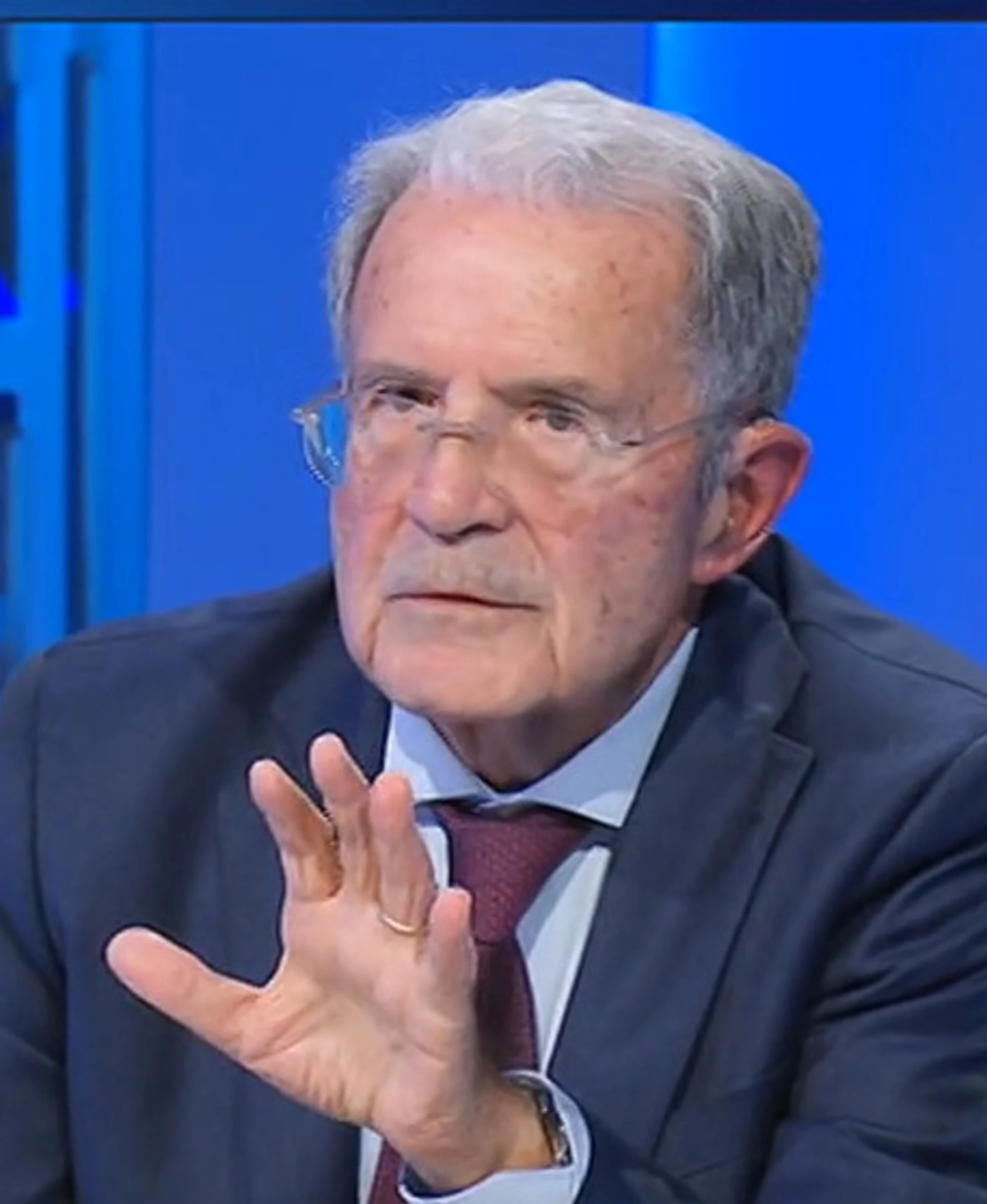 Romano Prodi infilza Schlein e smonta la Gruber sull'allarme democratico