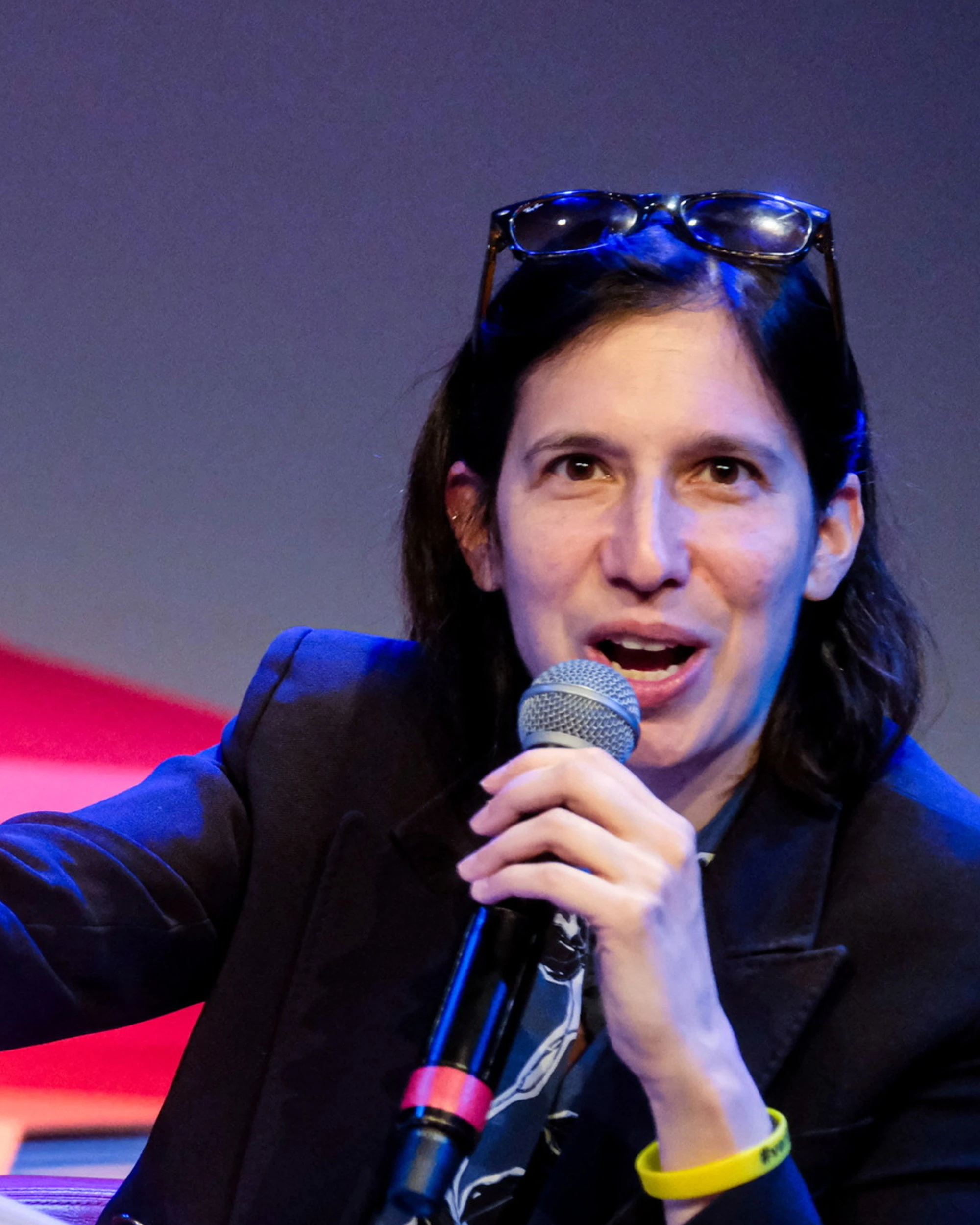 Elly Schlein allo sbando: il Pd si affida ai comici, tutti i nomi