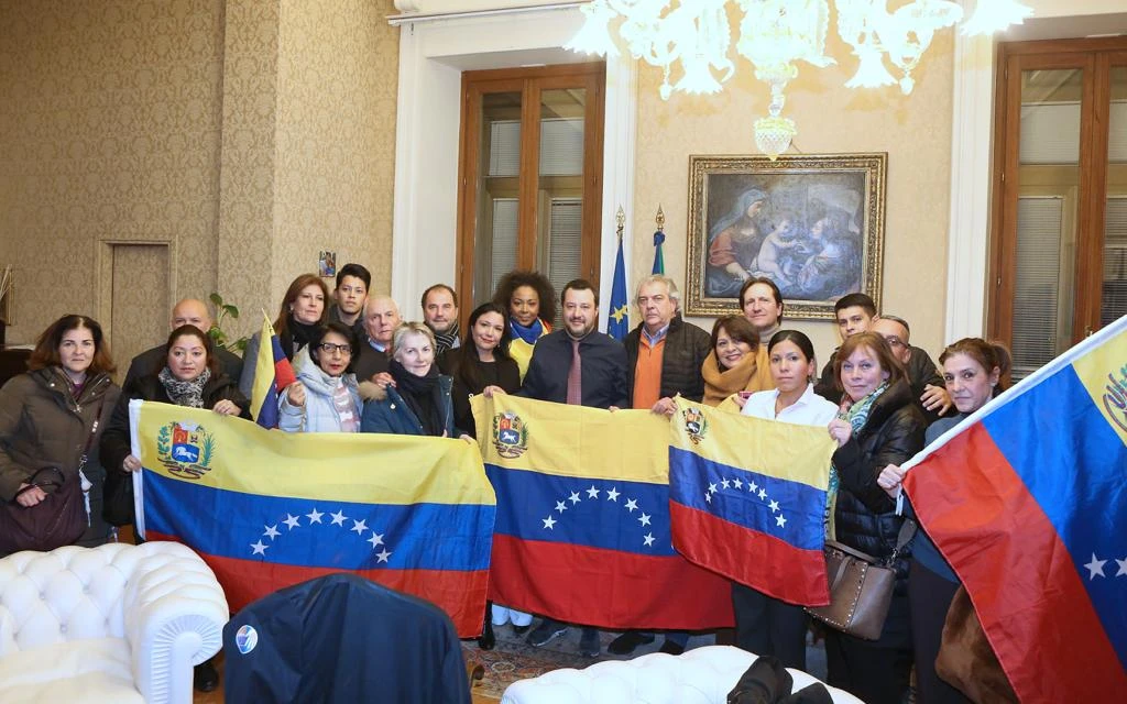 Matteo Salvini, ribaltone sul Venezuela: "Maduro, terrore di regime". Tremendo schiaffo al M5s