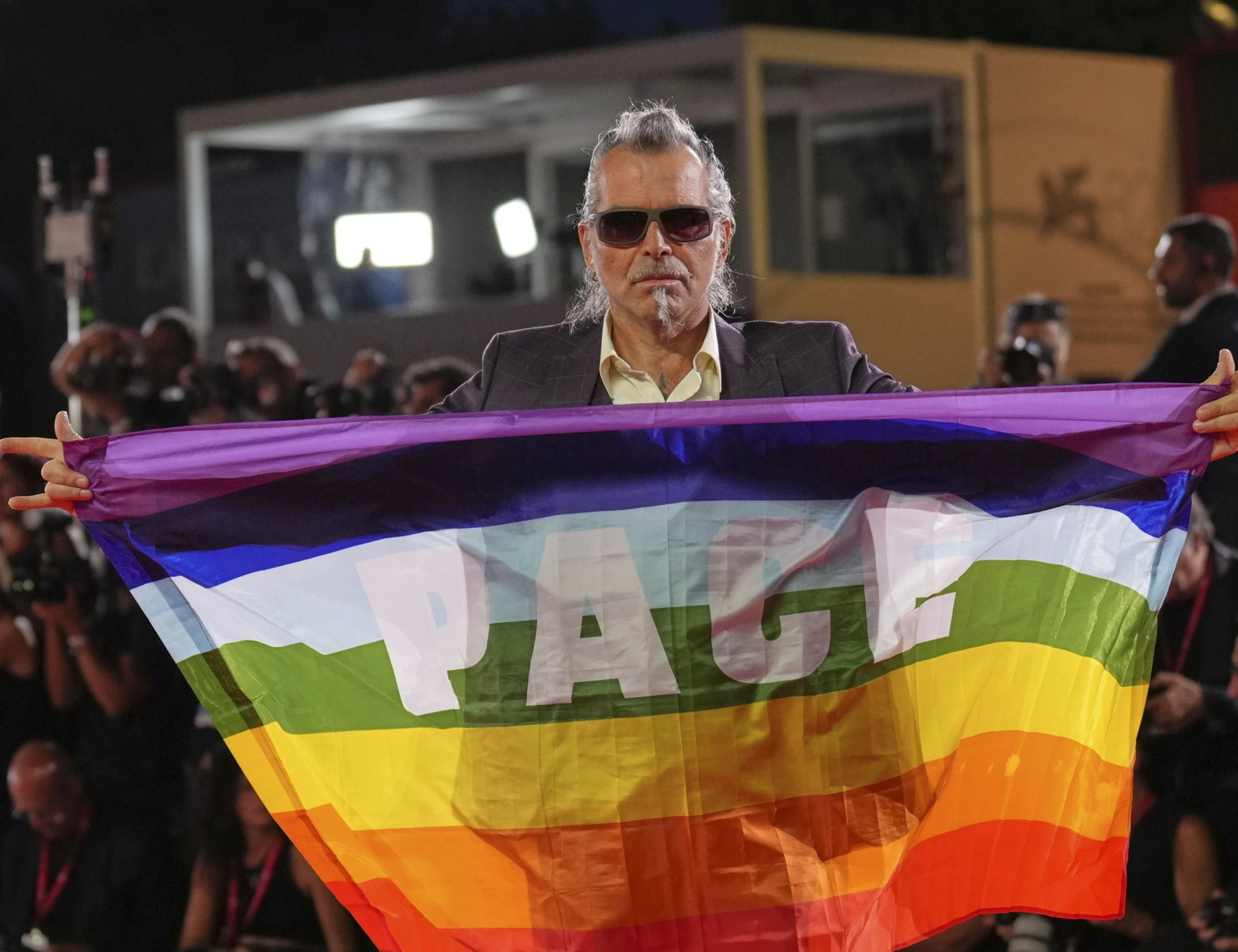 Piero Pelù attacca Meloni e governo: "Quando si indigna"