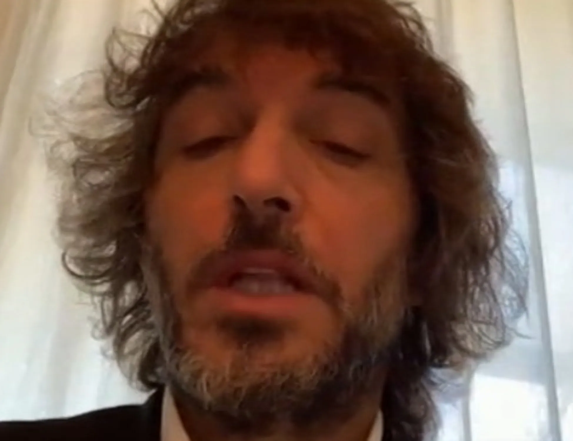 Leggi l'articolo: &quot;Vi dovete sotterrare&quot;. Cruciani inchioda la sinistra