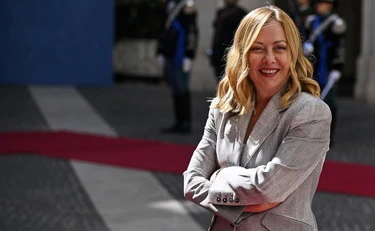 Giorgia Meloni, la signora "5 milioni": il dato con cui schianta Schlein e gufi