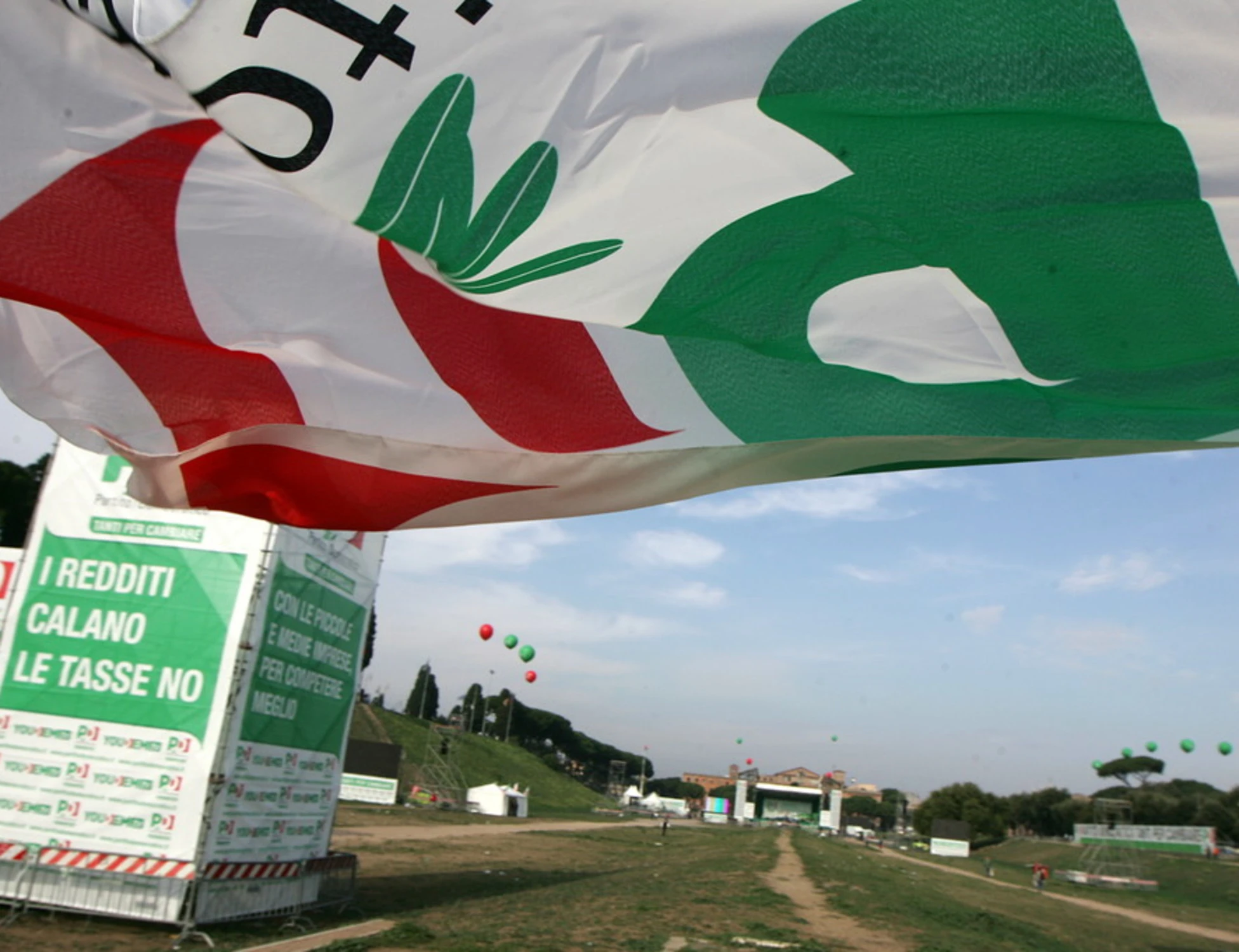 Modena, vanno alla Festa del Pd? A marito e moglie rubano l'auto
