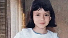 M5s, la foto della grillina come mai vista prima: ecco chi è questa bambina nel suo primo giorno di scuola
