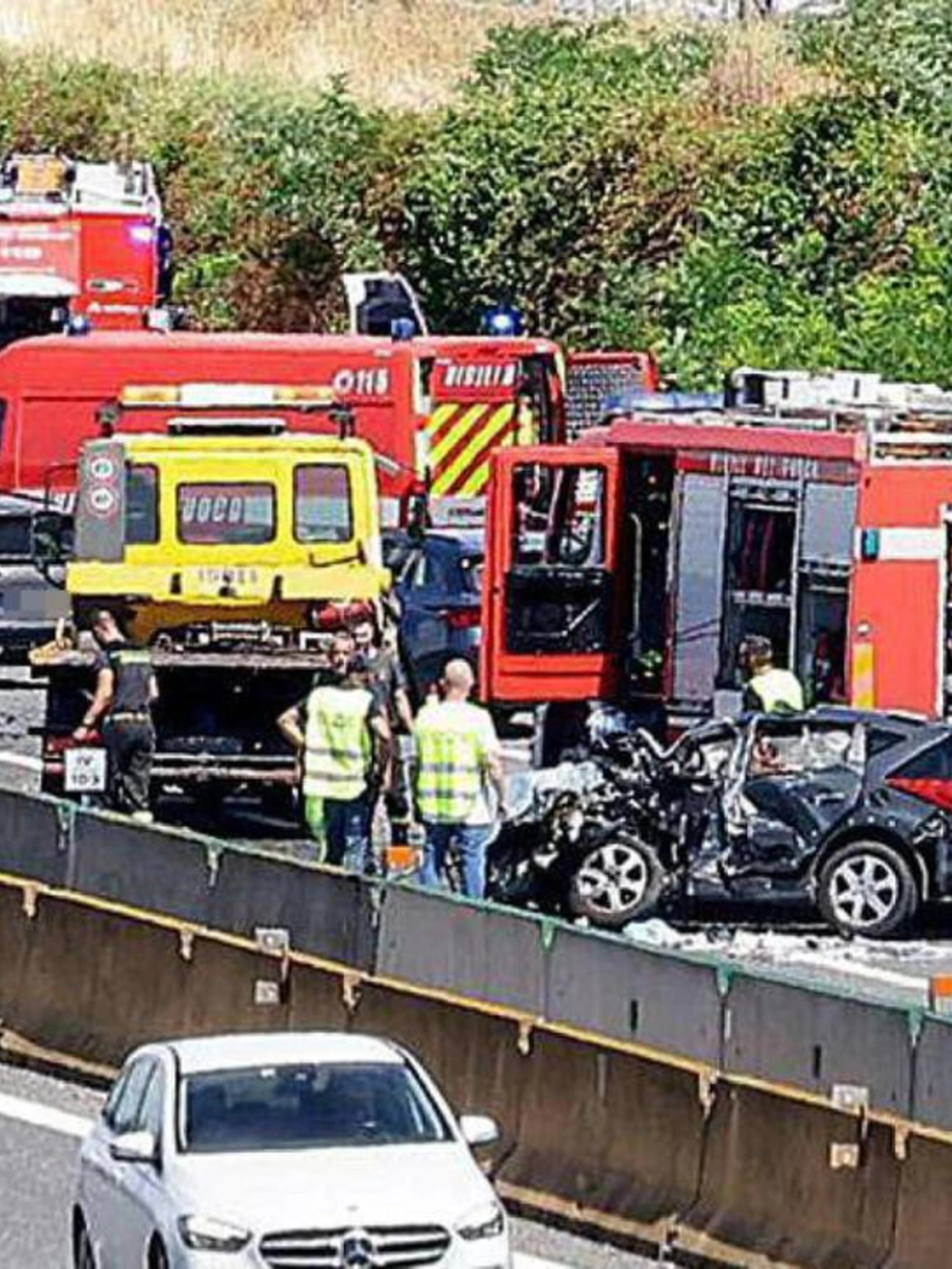 A4, i sette km contromano: la strage (e la donna viva per miracolo)