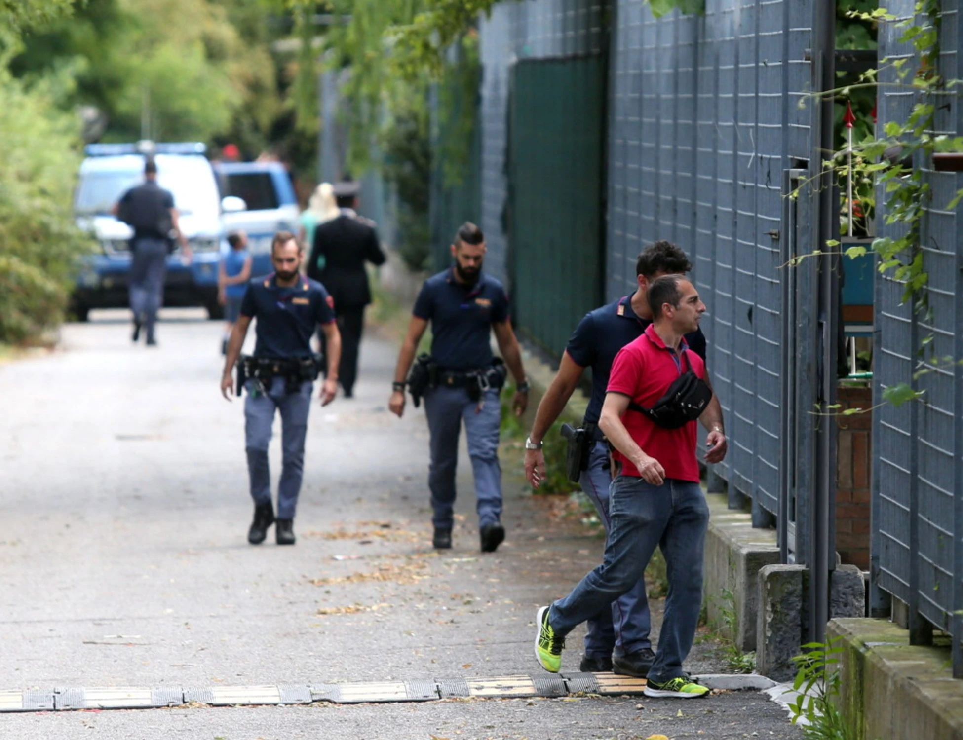 Milano, botte e minacce? I corrieri non fanno più consegne ai rom