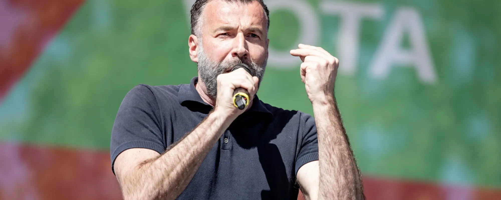 Il Gay Pride targato Zan non paga gli artisti: esplode lo scandalo