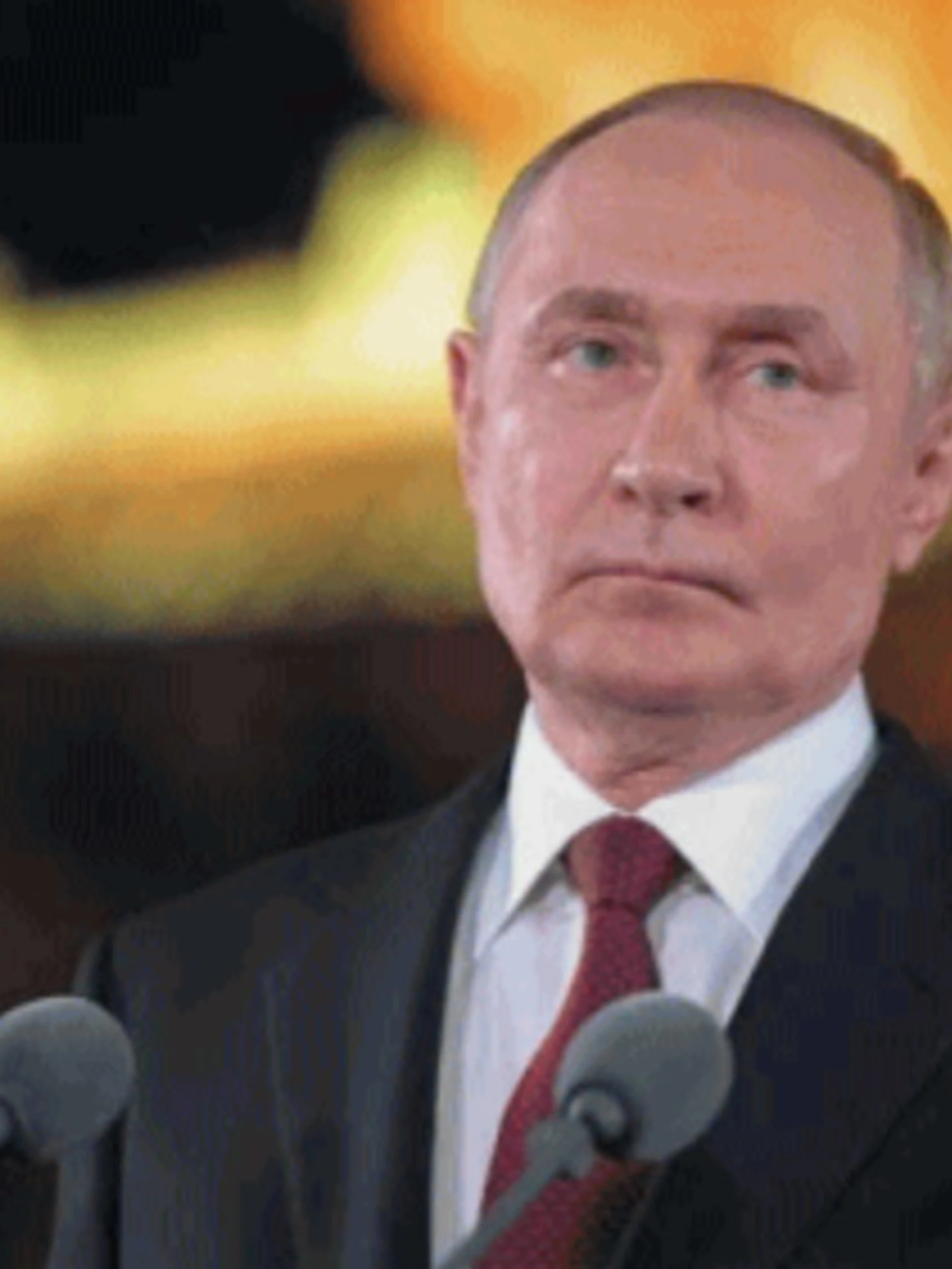 Massimo D'Alema, baffino il cinese fa il funerale a Putin