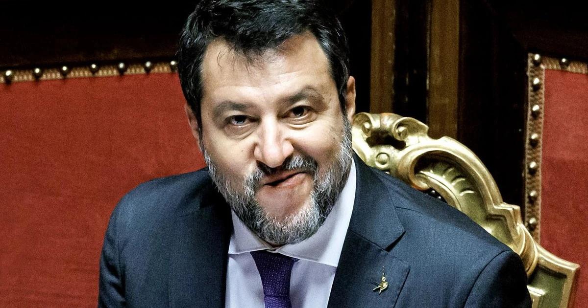 Timmermans, Salvini: "Non ci mancherai. E ora trattatelo come merita"