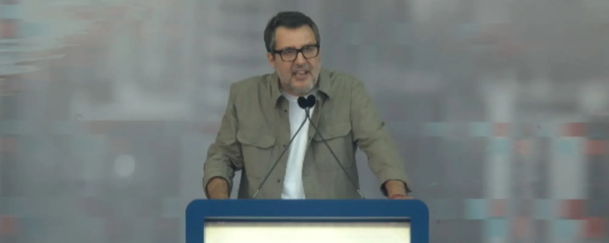 "Continuiamo insieme": il messaggio di Salvini a Orban fa esplodere la piazza