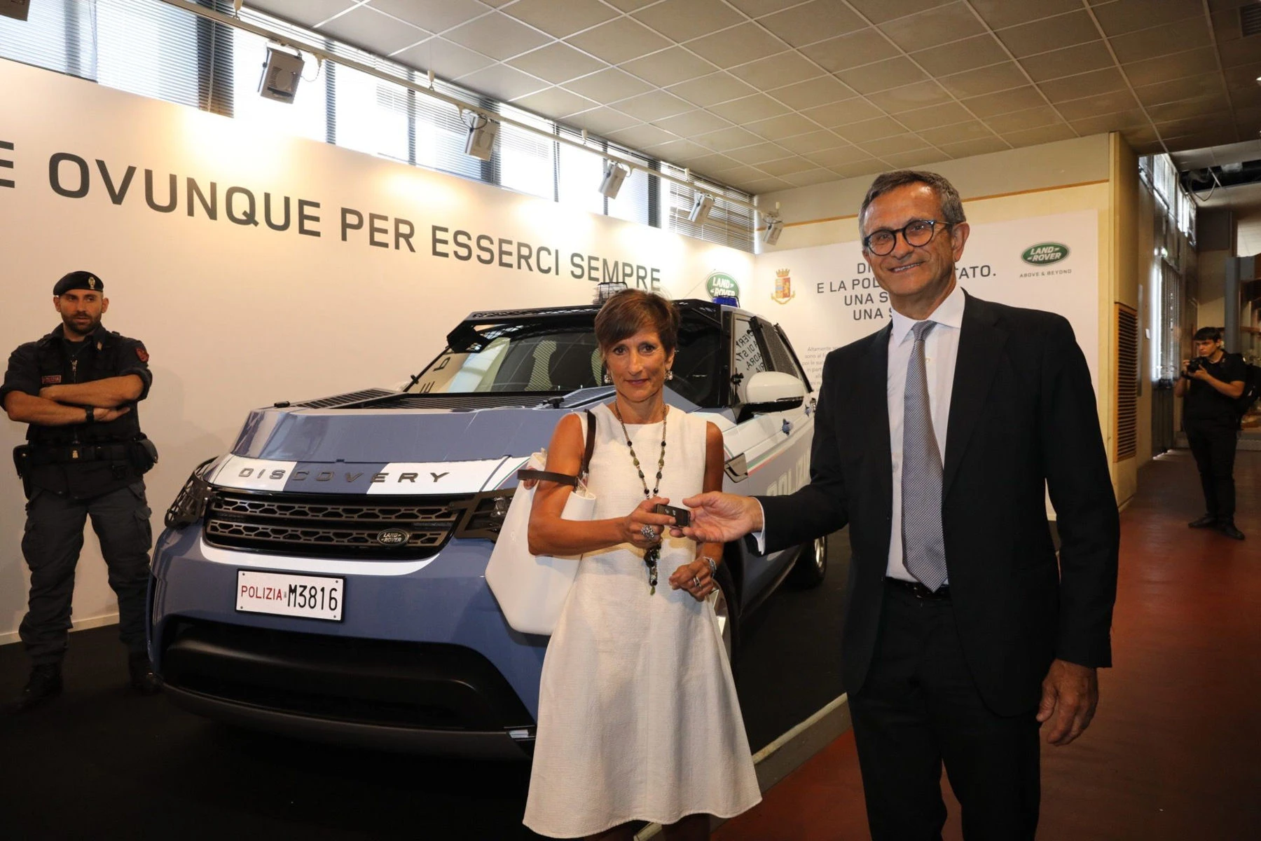 TRENTA NUOVE LAND ROVER PER LA POLIZIA DI STATO