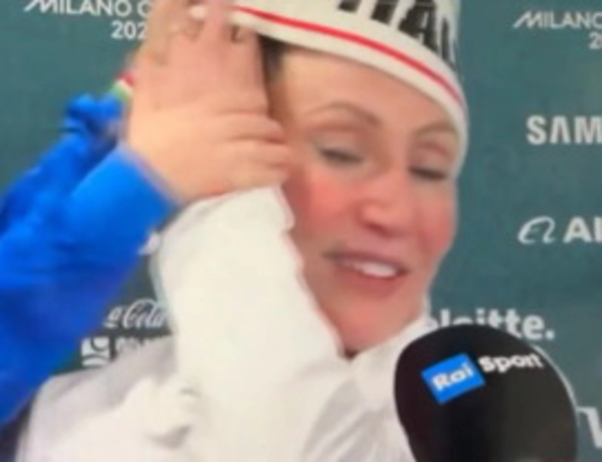 Francesca Lollobrigida e la vergogna contro il figlio Tommaso. Lei sbotta <span style="color: rgb(153, 0, 0);">Video</span>