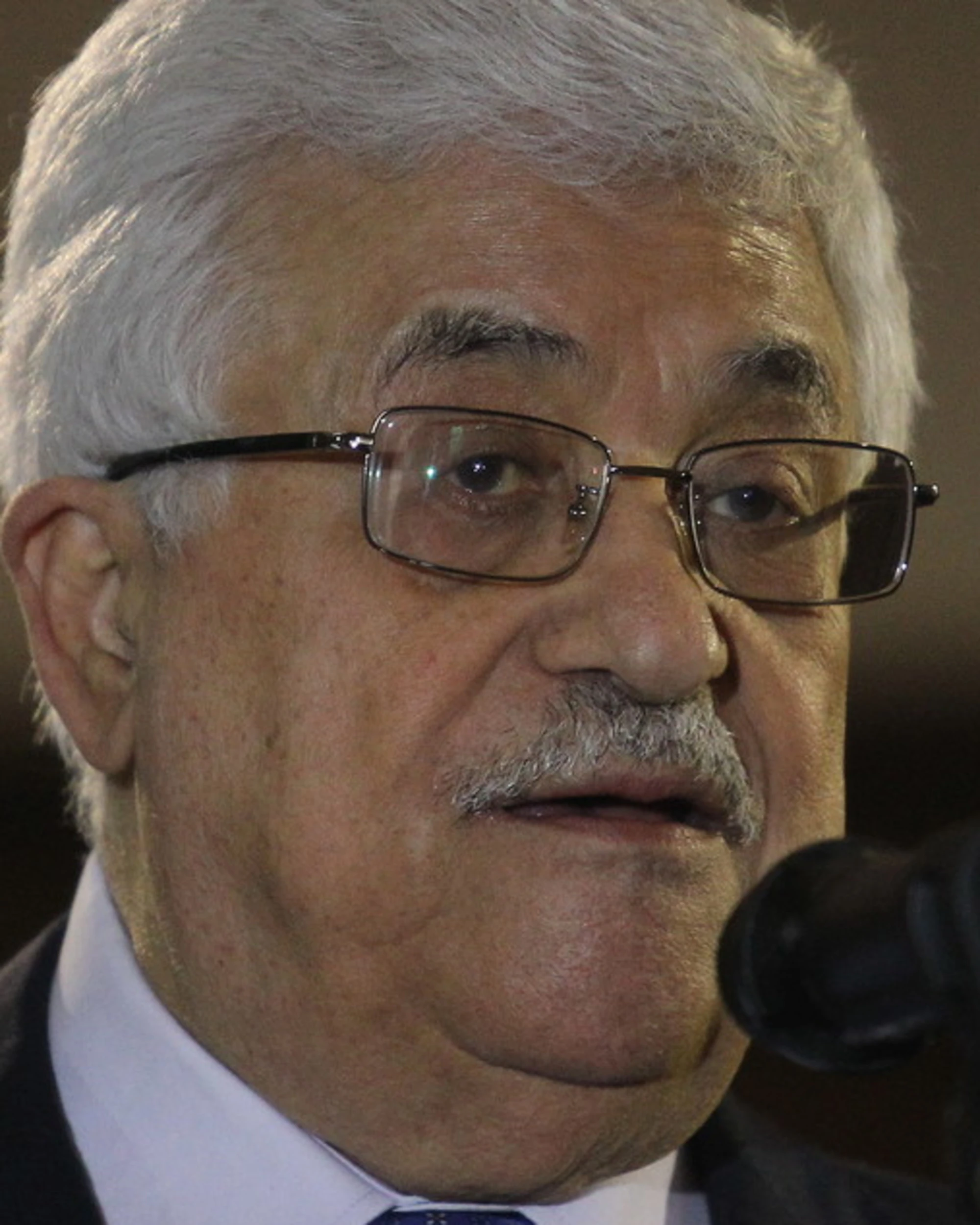 Abu Mazen si sveglia dopo più di un anno e attacca i capi di Hamas