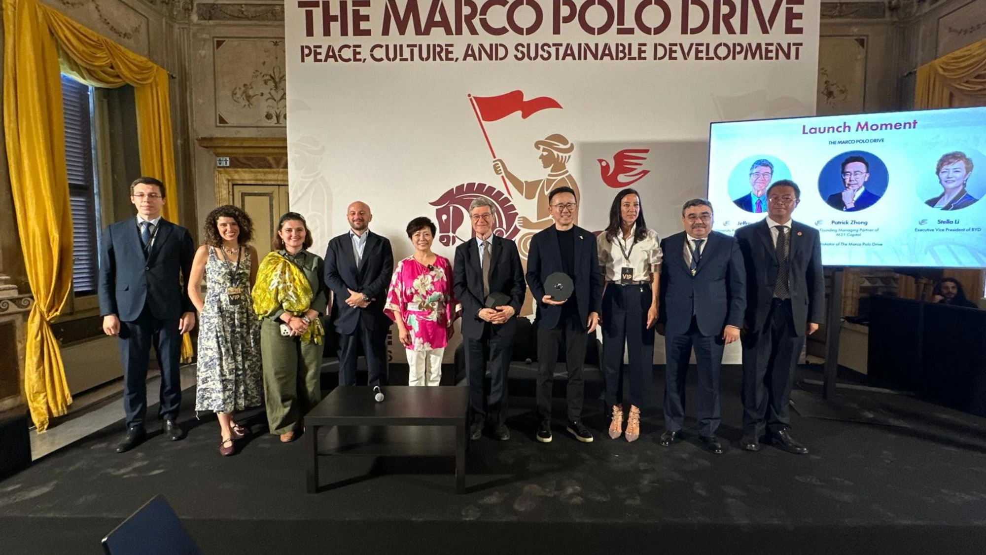 Al via da Roma il rally dei veicoli elettrici sulla via della seta, tappa ad Astana