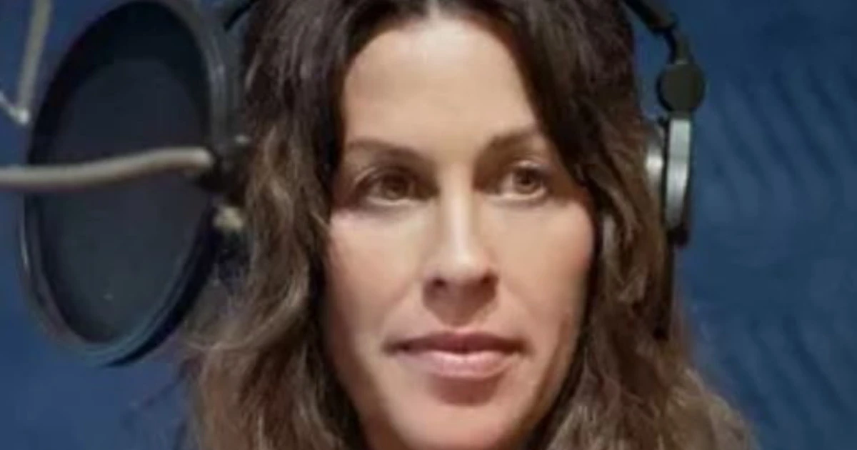 Alanis Morissette, "stupro di gruppo ripetuto". L'orrore subito "da bambina", lo sfogo brutale: "Ma vaff****o"