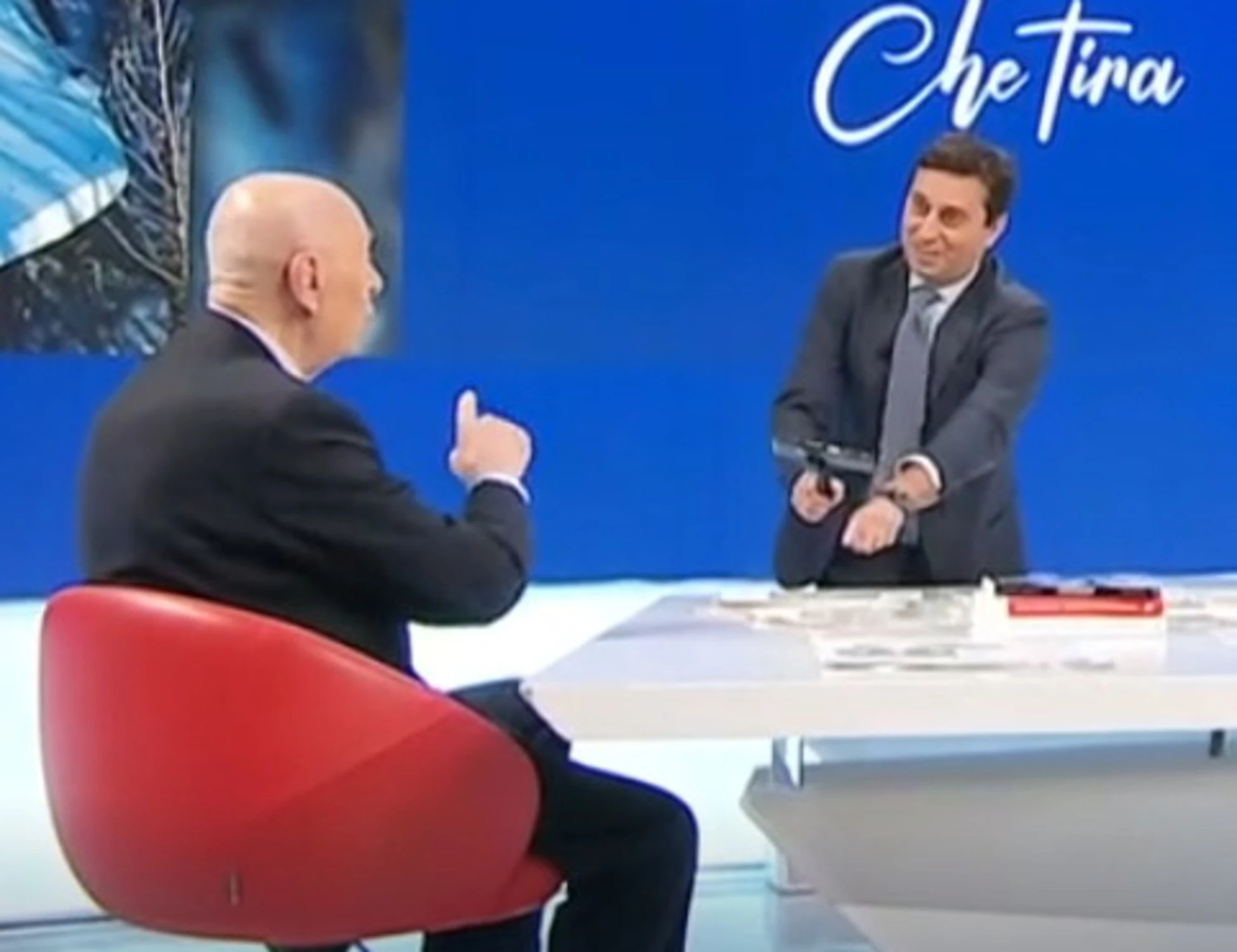 L'Aria Che Tira, Paolo Mieli sbertuccia Marco Travaglio: "Quel giornale di cui..."