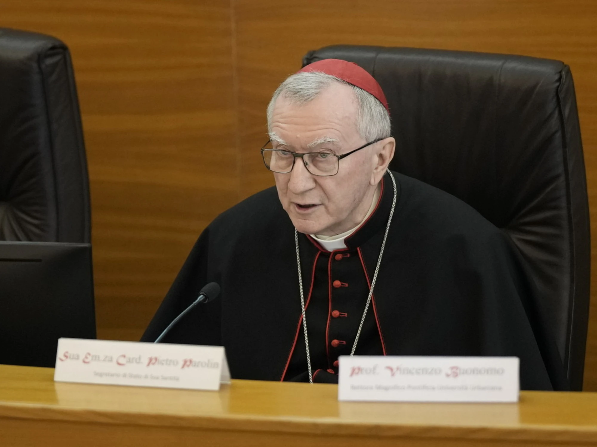 Conclave, la mossa dei vescovi comunisti contro Parolin