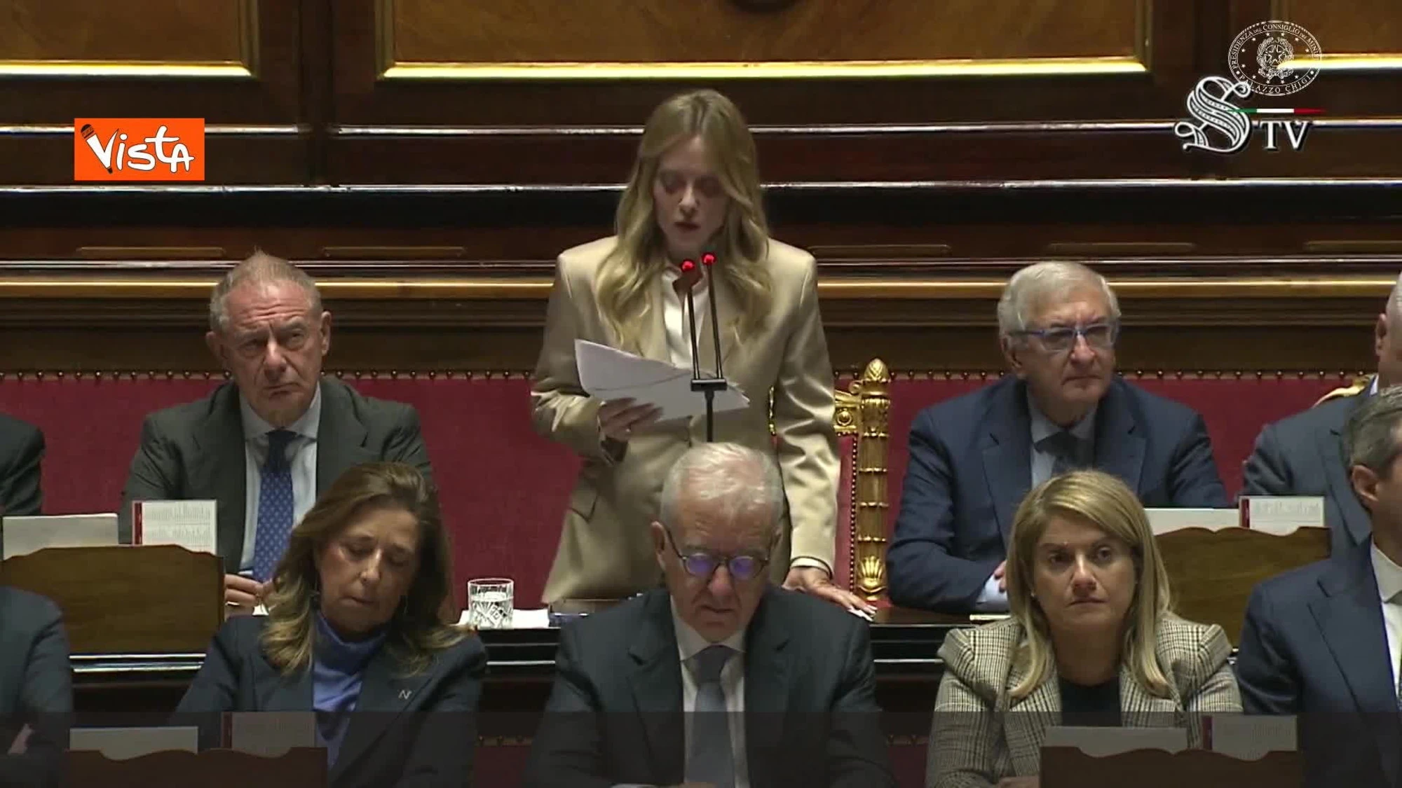 La frase di Meloni che fa scattare la standing ovation in Aula: "Non rimpiango..."