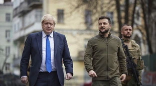 Boris Johnson e Volodymyr Zelensky