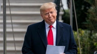 Coronavirus, i dossier di Trump contro la Cina: "Eliminate le prove per accumulare materiale medico"