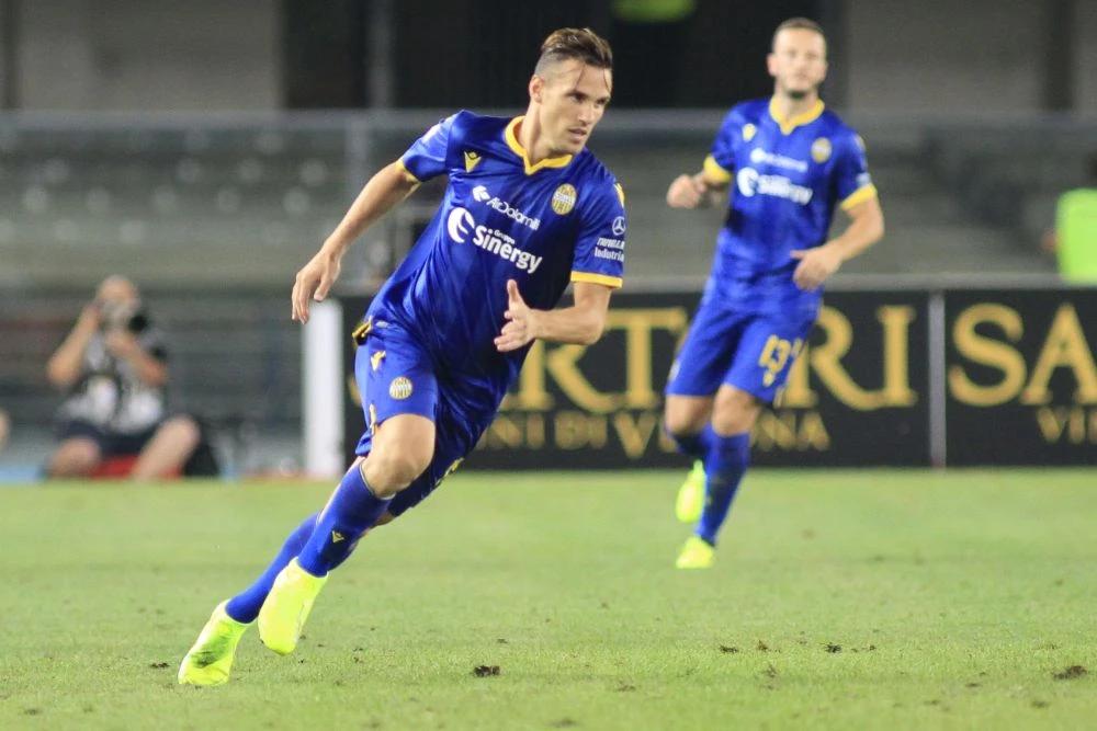 IL VERONA RIBALTA IL GENOA E SOGNA L'EUROPA