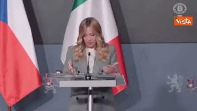 Leggi l'articolo: Meloni: Caro bollette? Spero anche altri diano una mano come per carburanti
