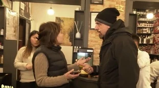 Staffelli, "questa è violenza". Botte dalla parrucchiera cinese