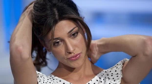 Belen Rodriguez, Alba Parietti: "Nei suoi occhi l'angoscia dell'abbandono. De Martino? Ricolleghi il cervello"