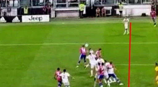 Juventus, "svista epocale": la foto che inchioda l'arbitro
