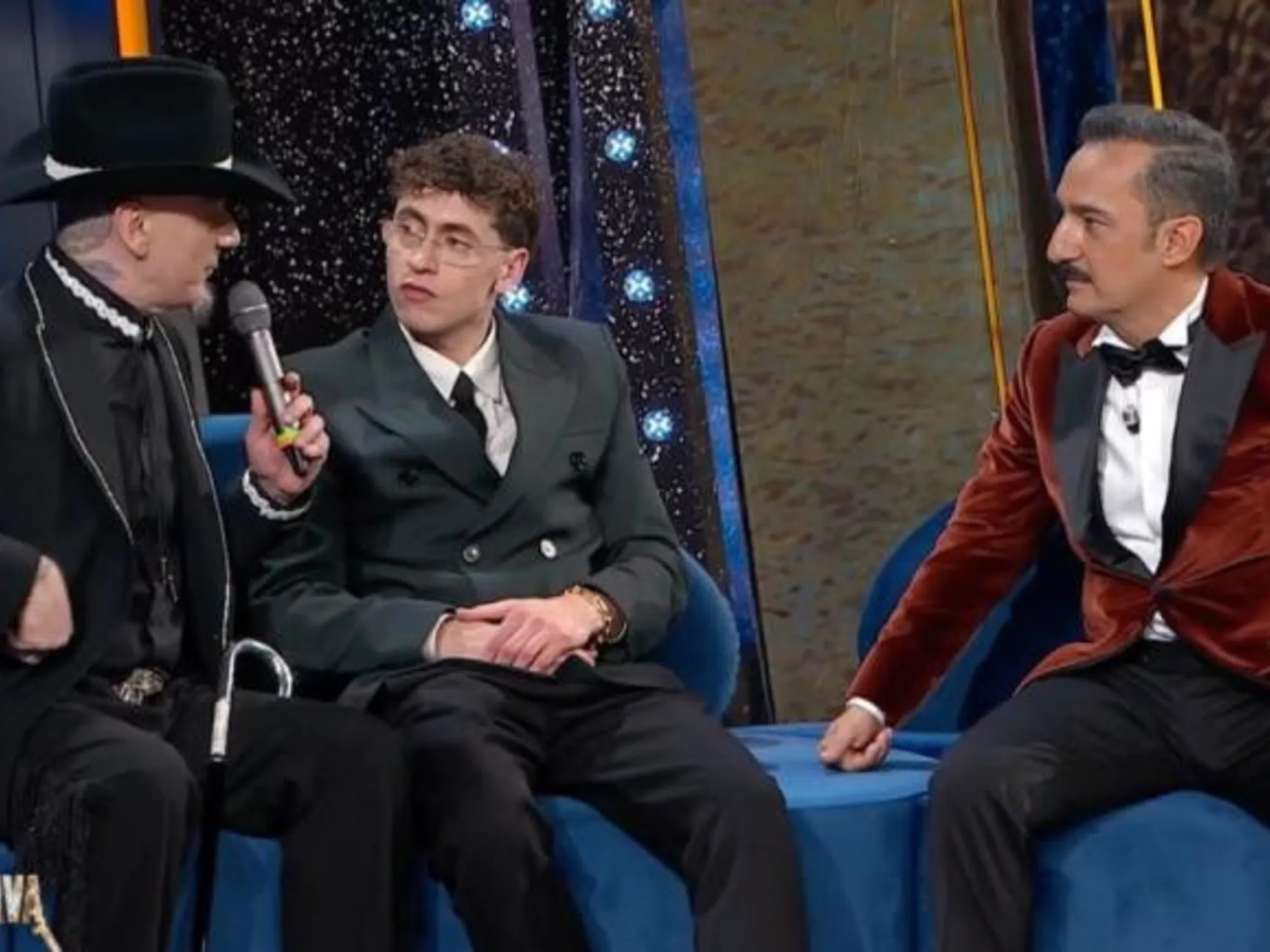 DopoFestival, Savino a notte fonda: no risse, sì ironia