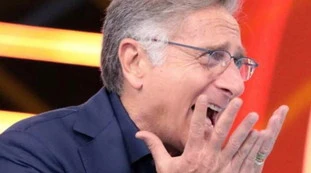 Avanti un altro, Paolo Bonolis stravolge tutto: "Contatto fisico?", brutta fine per le Bonas