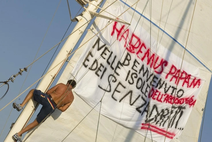 Lampedusa accoglie Papa Francesco