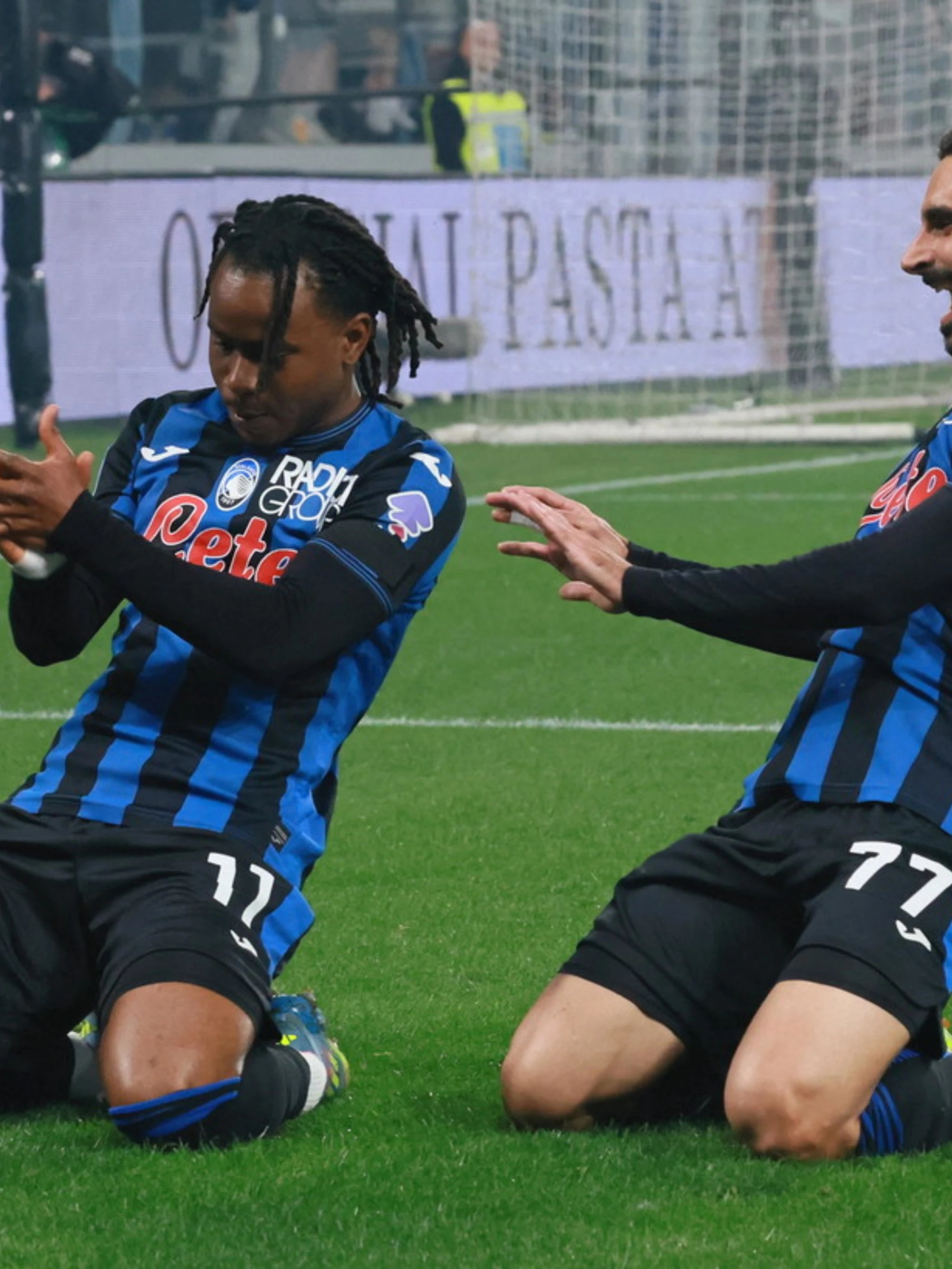 Lookman, la punizione dell'Atalanta stravolge tutto