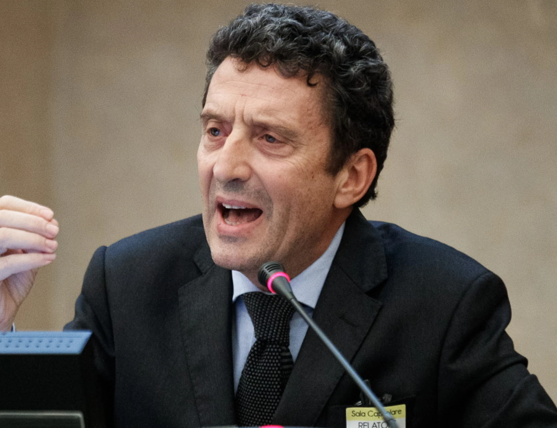 Buttafuoco spara sull'Ue ma sbaglia bersaglio