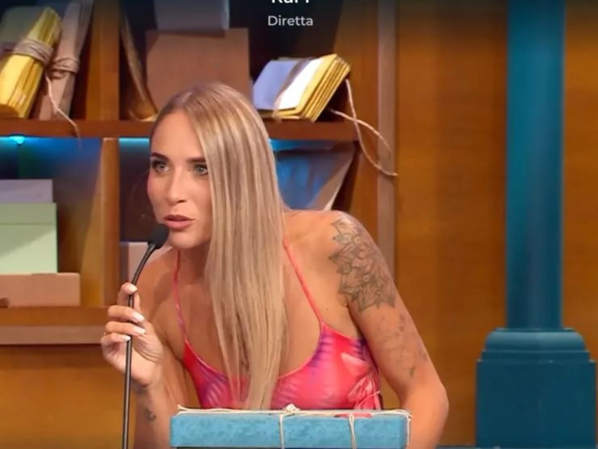 Affari Tuoi, chi è davvero Stefania Fravezzi: lo strano mestiere