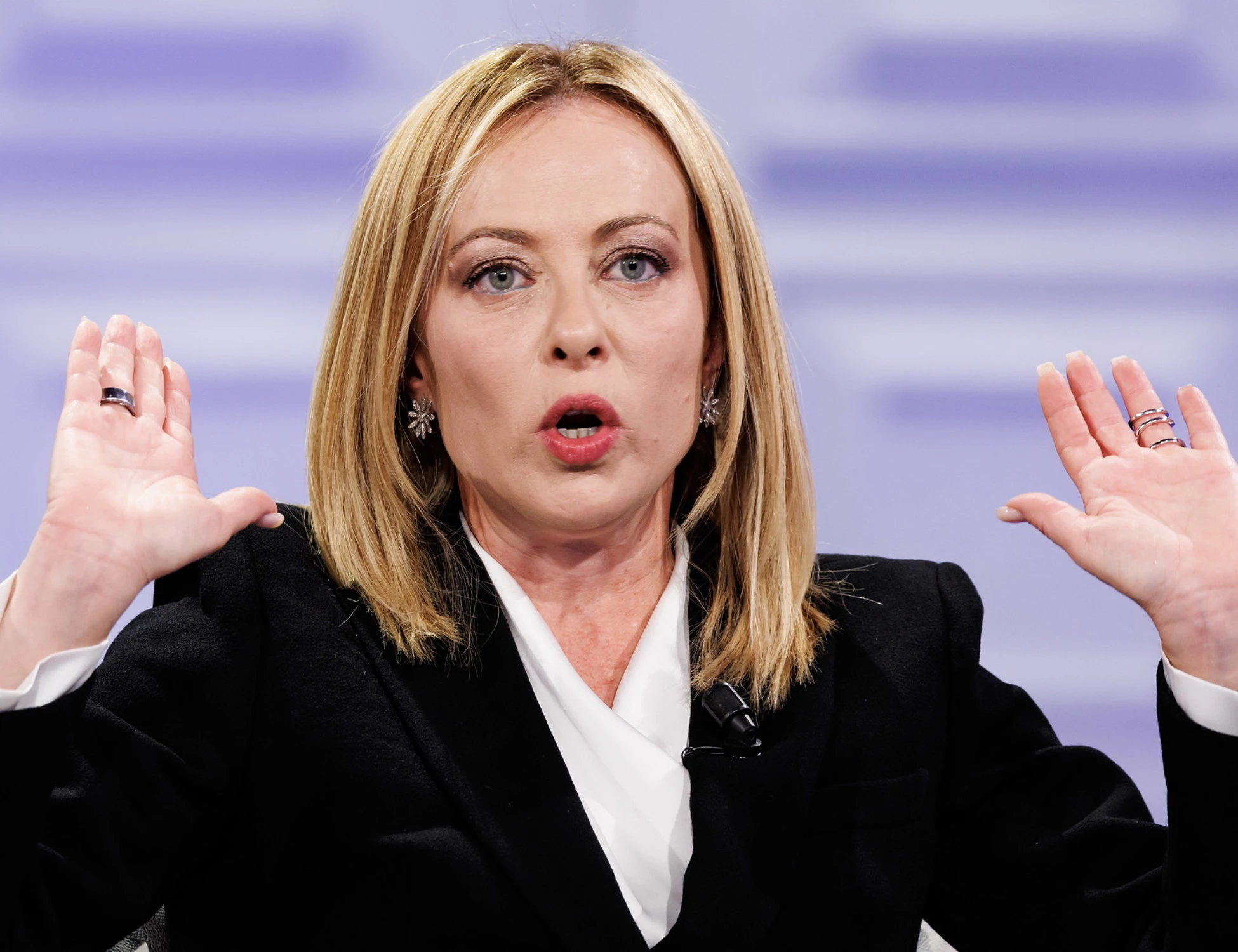 Giorgia Meloni a Porta a Porta: "Io denunciata alla Corte Penale Internazionale