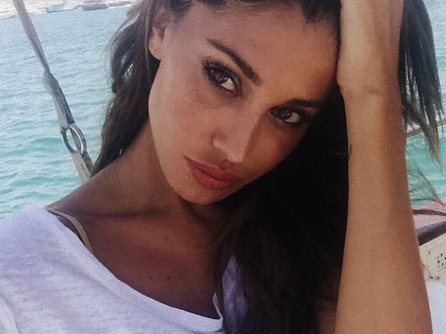 Belen Rodriguez, la furia degli intellettuali: "Non può condurre la Notte della Taranta"