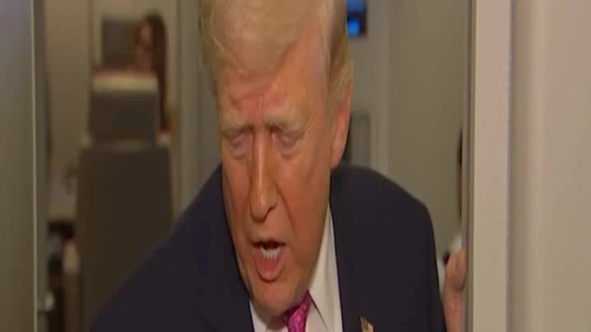 Trump mostra i rendering della nuova ala est della Casa Bianca