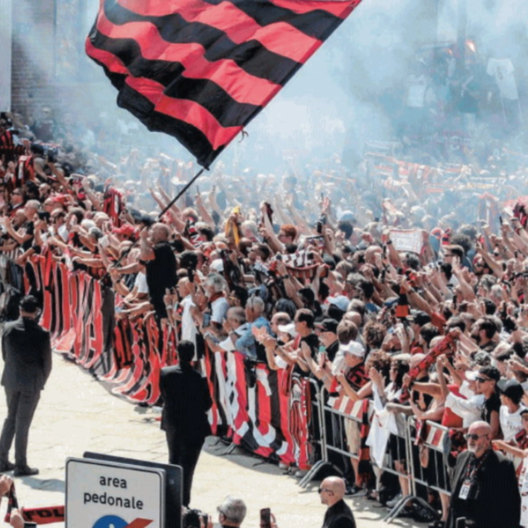 Franco Baresi, la piazza gremita figlia di una scelta che vale l'eternità