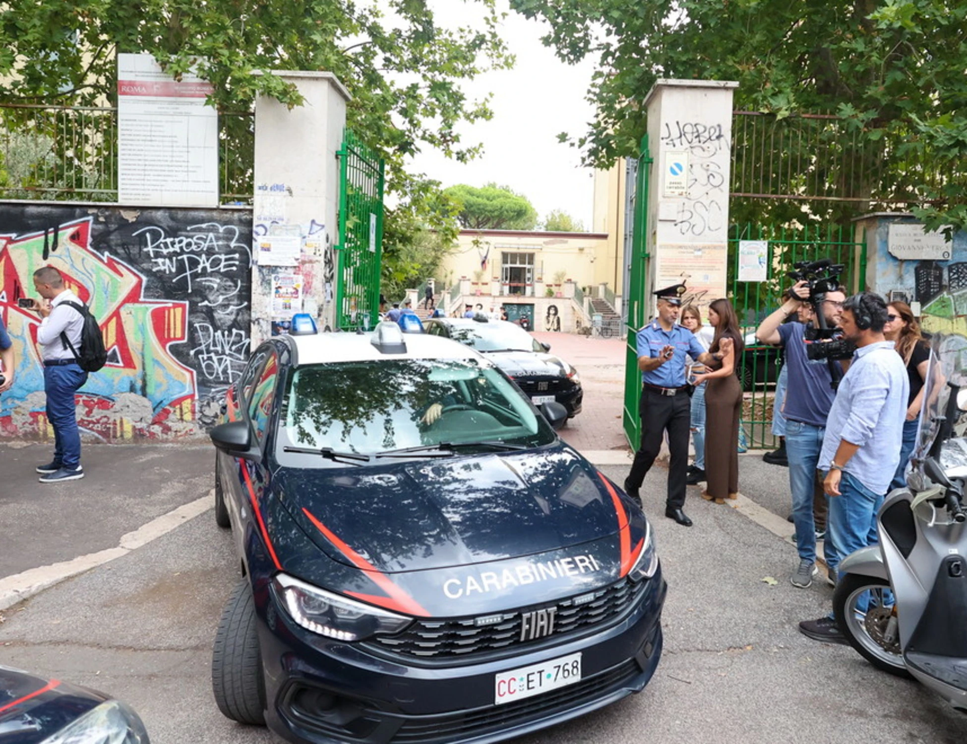 "Ehi guys, guardate il Tg", il messaggio sconcertante del 13enne che ha accoltellato la prof