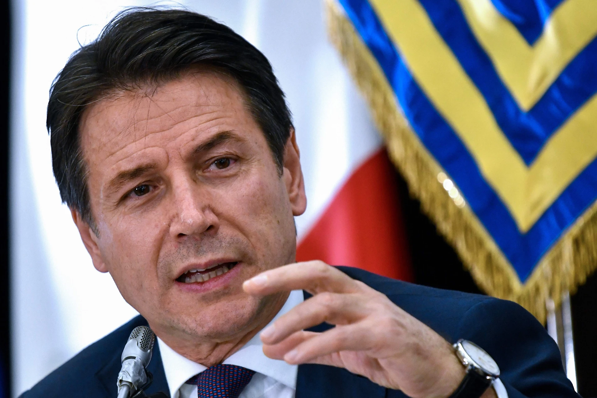 Giuseppe Conte, il retroscena sulla trattativa con l'Europa per metter pace tra i due vice premier