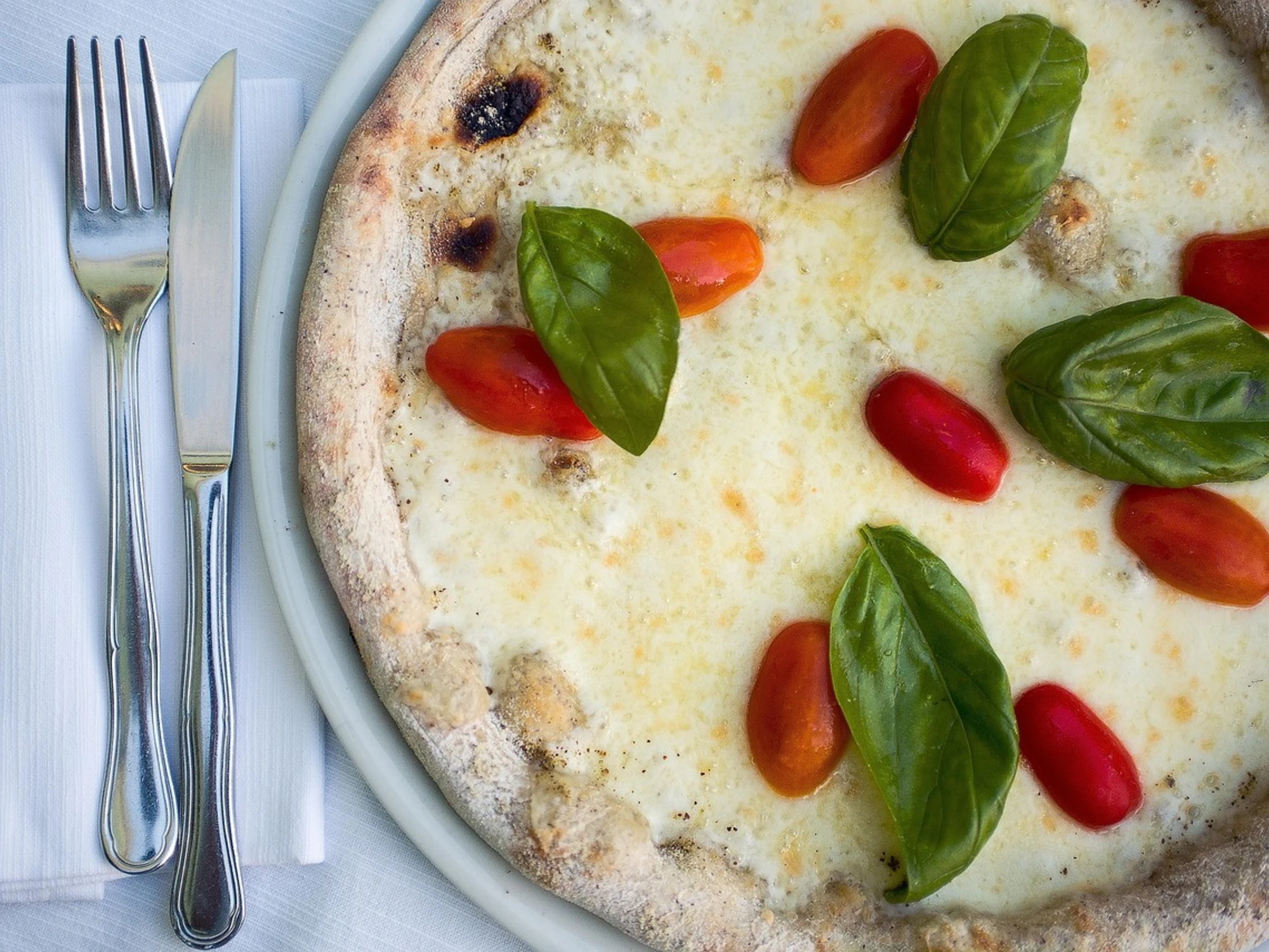 Pizza bianca, saporito sbagliato: perché si reitera l'errore