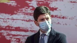 Roberto Speranza e Vincenzo Spadafora, retroscena: "Lite furibonda sul dpcm". Spiegato il ritardo di Giuseppe Conte